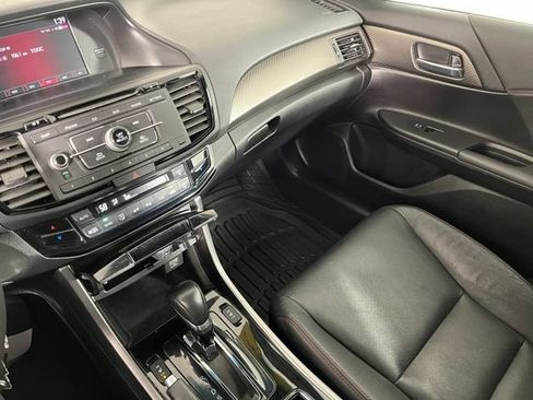 Used 2017 Honda Accord Sport Special Edition image 30