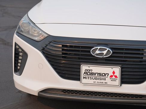 Used 2019 Hyundai Ioniq Plug-In Hybrid FWD image 9