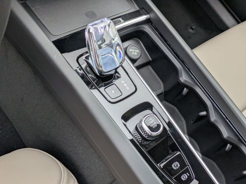 New 2026 Volvo XC60 B5 Plus w/ Protection Package Premier image 13