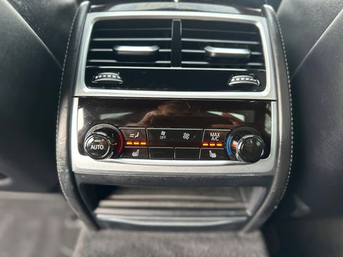 Used 2020 BMW 740i w/ M Sport Package image 40