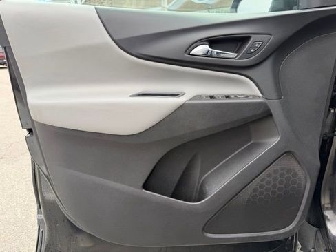 Used 2020 Chevrolet Equinox LS image 12