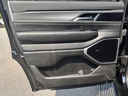 New 2026 Jeep Grand Wagoneer Limited AWD/4WD image 22