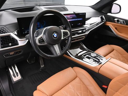 Used 2023 BMW X7 xDrive40i w/ M Sport Package AWD/4WD image 14