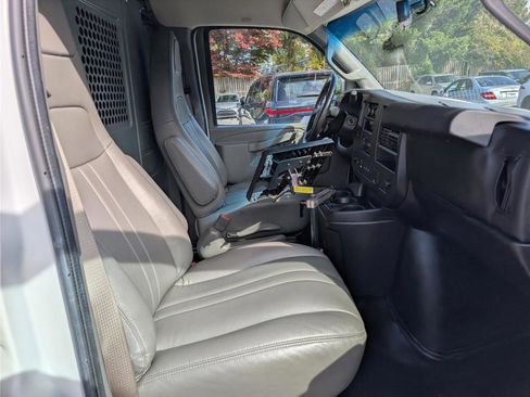 Used 2021 Chevrolet Express 2500 Extended w/ Driver Convenience Package image 10