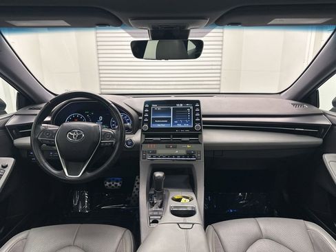 Used 2019 Toyota Avalon XSE image 17