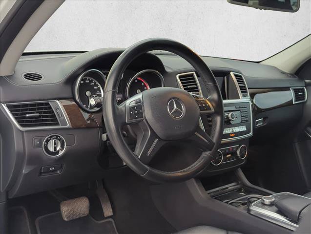 Used 2014 Mercedes-Benz GL 350 BlueTEC 4MATIC image 9