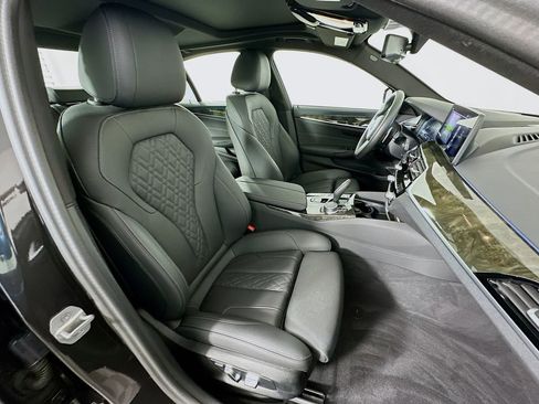 Certified 2023 BMW 530e xDrive w/ M Sport Package image 29