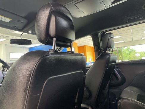 Used 2018 Dodge Grand Caravan SXT w/ Driver Convenience Group FWD image 16