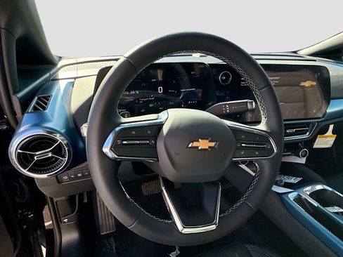 New 2026 Chevrolet Equinox EV LT FWD image 12