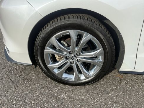 Certified 2023 Toyota Sienna Platinum image 31