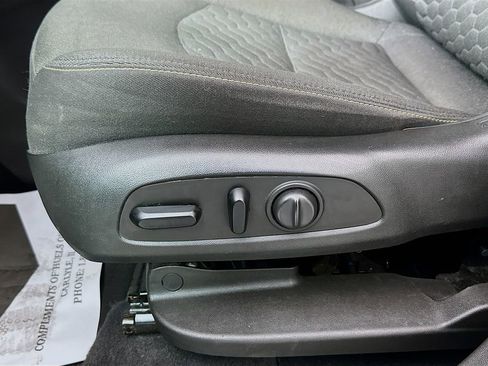 Used 2020 Chevrolet Equinox LT image 18