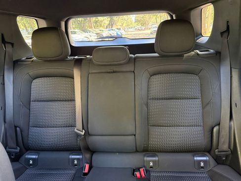 Used 2025 Chevrolet Equinox LT image 32