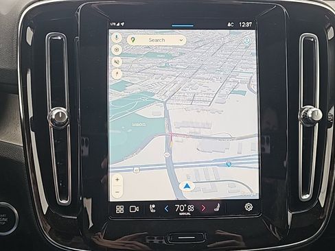 Used 2023 Volvo XC40 B5 Ultimate w/ Protection Package Premier image 7