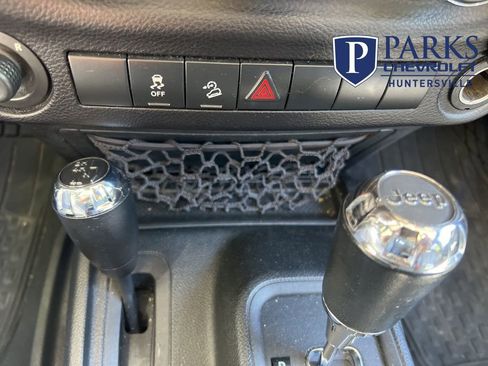 Used 2013 Jeep Wrangler Unlimited Sport image 28