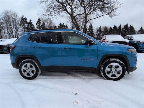 Used 2024 Jeep Compass Latitude w/ Convenience Group image 2