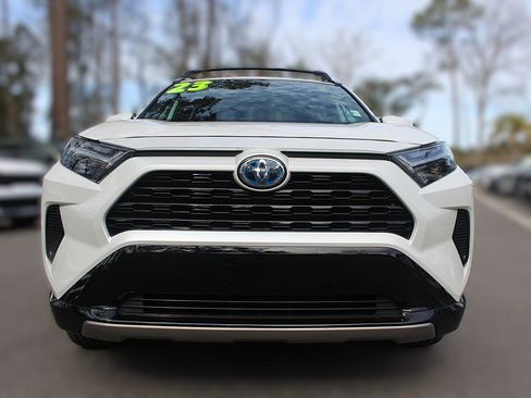 Used 2023 Toyota RAV4 SE image 13