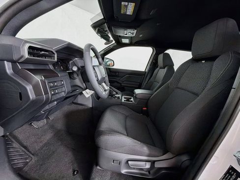 New 2026 Toyota 4Runner SR5 AWD/4WD image 11