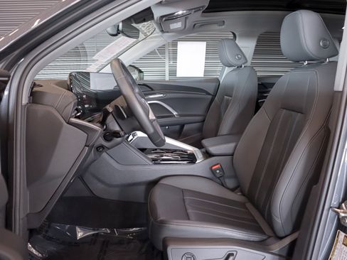 Certified 2025 Audi Q5 Premium w/ Convenience Package image 8