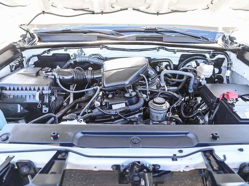 Used 2018 Toyota Tacoma SR image 25