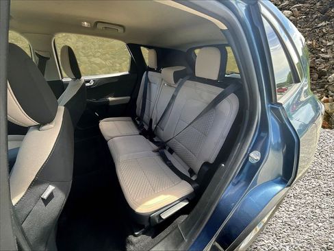 Used 2020 Ford Escape SE image 25