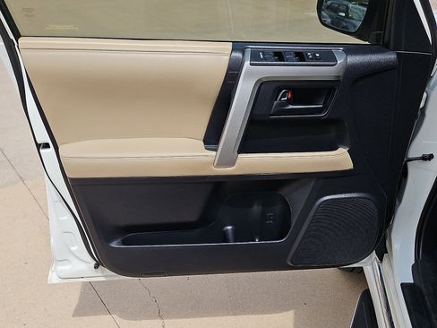 Used 2013 Toyota 4Runner SR5 RWD image 12