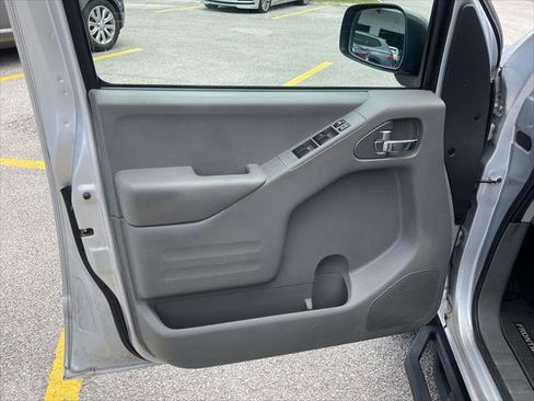 Used 2019 Nissan Frontier SV AWD/4WD image 11