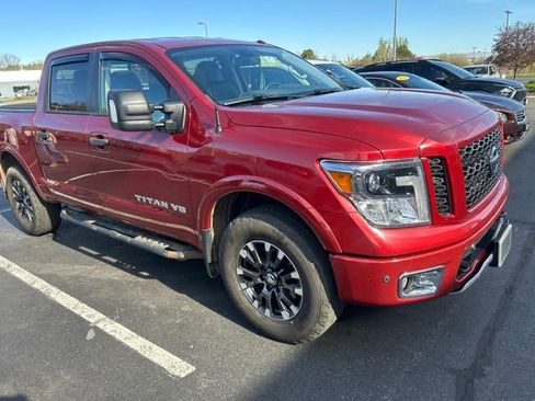 Used 2019 Nissan Titan PRO-4X w/ Pro-4x Convenience Package AWD/4WD image 2