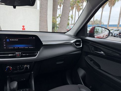 Used 2025 Chevrolet TrailBlazer LT image 33