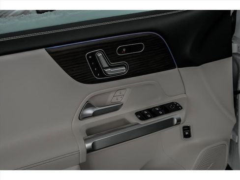 Certified 2026 Mercedes-Benz GLB 250 GLB 250 4MATIC image 9
