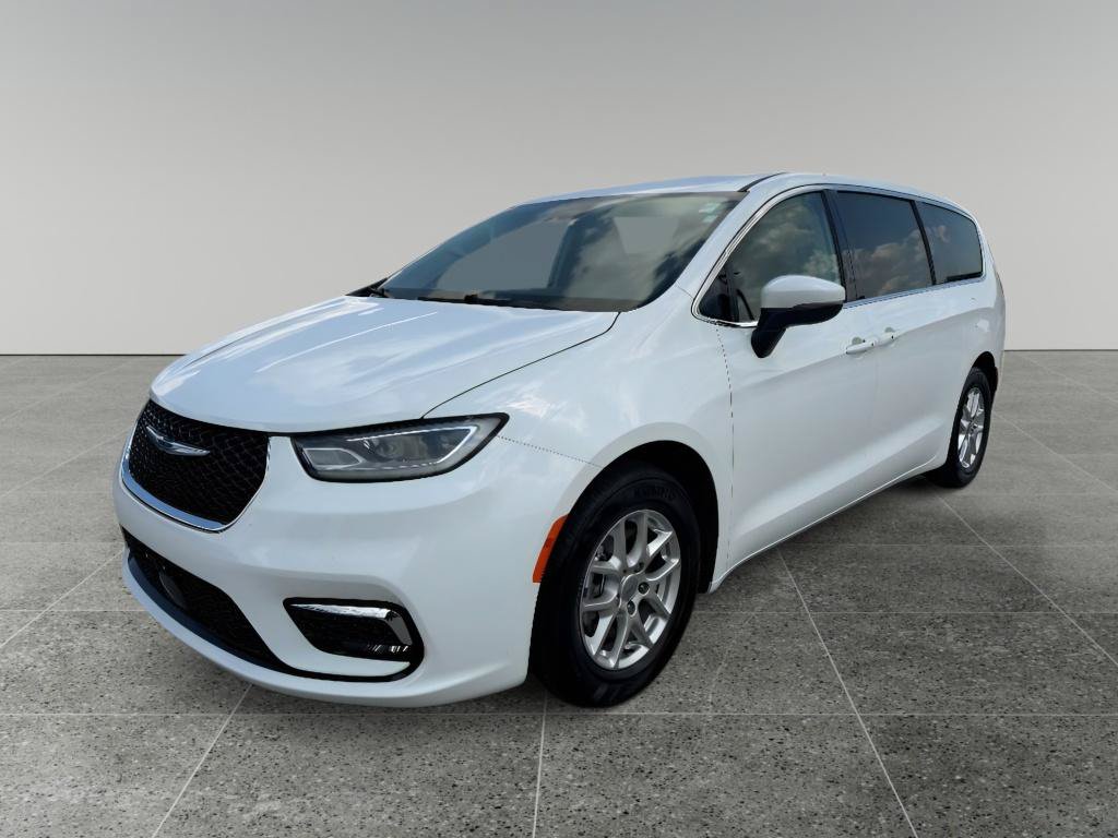 Used 2023 Chrysler Pacifica Touring-L FWD image 1