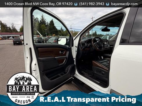 Used 2017 Nissan Titan Platinum Reserve AWD/4WD image 4