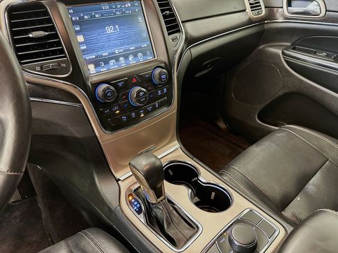 Used 2017 Jeep Grand Cherokee Limited image 26