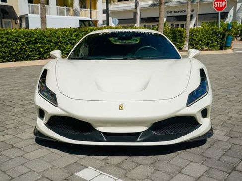 Used 2021 Ferrari F8 Tributo image 4