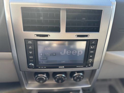 Used 2008 Jeep Liberty Limited w/ Premium Group II image 27