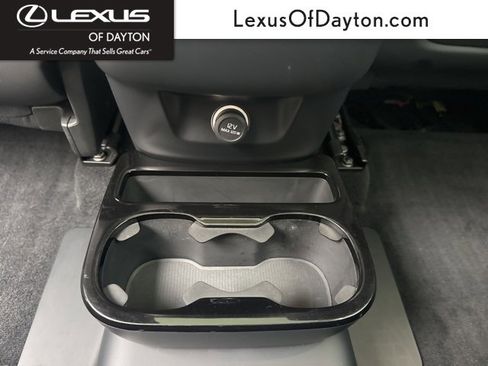 Used 2020 Volvo XC90 T6 Momentum w/ Protection Package Premier image 35