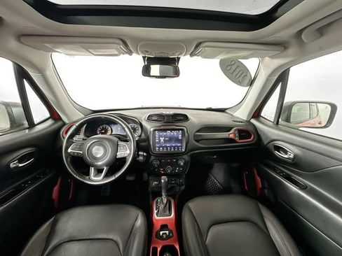 Used 2018 Jeep Renegade Trailhawk AWD/4WD image 3
