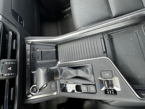 Used 2025 Lexus GX 550 w/ Accessory Package (2T) AWD/4WD image 22
