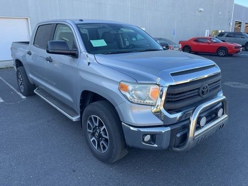 Used 2017 Toyota Tundra SR5 image 3