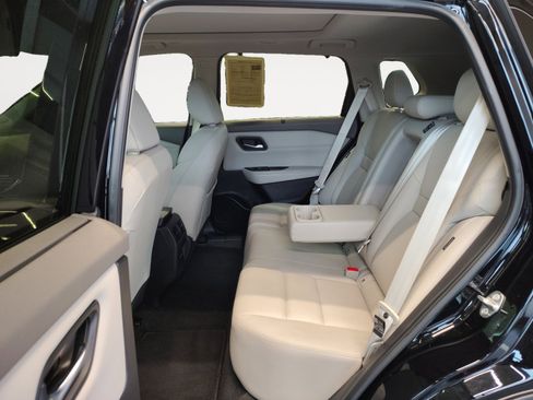Certified 2024 Nissan Rogue SL w/ SL Premium Package FWD image 27