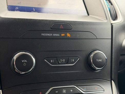 Used 2020 Ford Edge SEL FWD image 26
