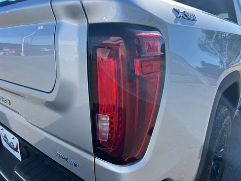 Certified 2021 GMC Sierra 1500 SLT w/ X31 Off-Road Package AWD/4WD image 11