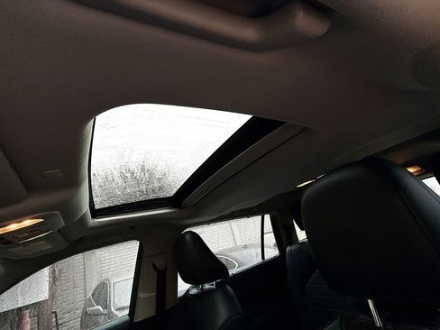 Used 2020 Toyota Highlander XLE image 24