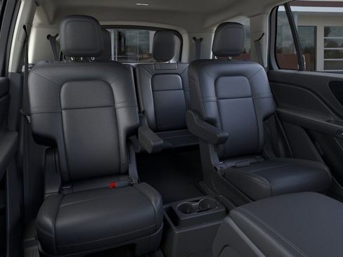 New 2026 Lincoln Aviator 2WD w/ Jet Appearance Package image 11