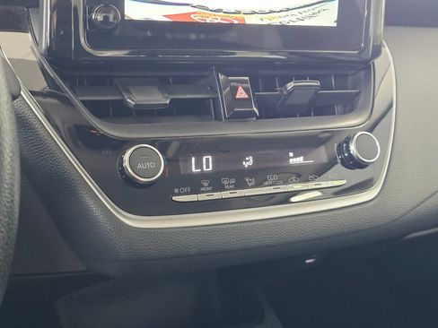 Used 2026 Toyota Corolla LE FWD image 31