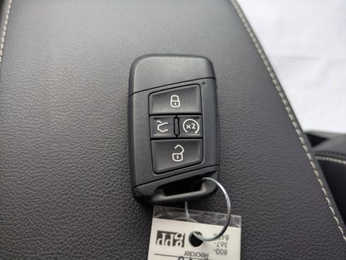 Used 2022 Volkswagen Tiguan SEL R-Line AWD/4WD image 34