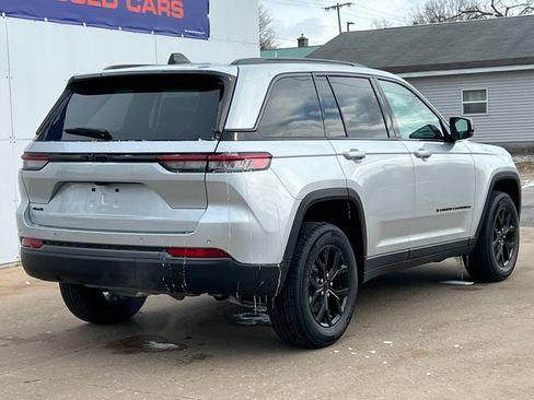 New 2026 Jeep Grand Cherokee Altitude AWD/4WD image 43