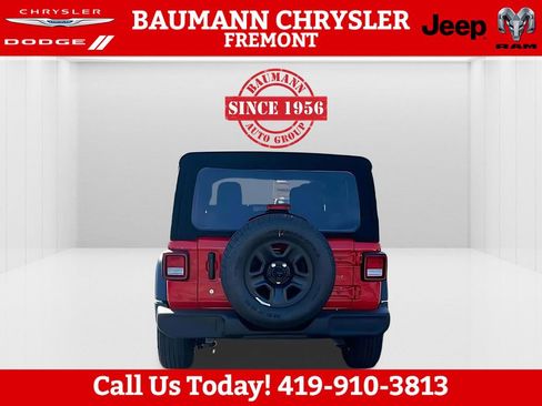 Used 2024 Jeep Wrangler Sport image 5