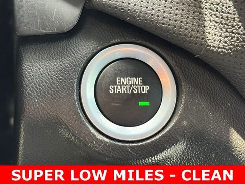 Used 2018 Chevrolet Equinox Premier FWD image 25