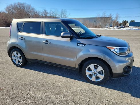 Used 2019 Kia Soul image 3