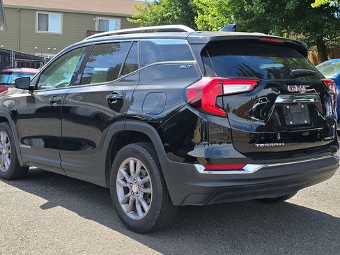 Used 2024 GMC Terrain SLT AWD/4WD image 5